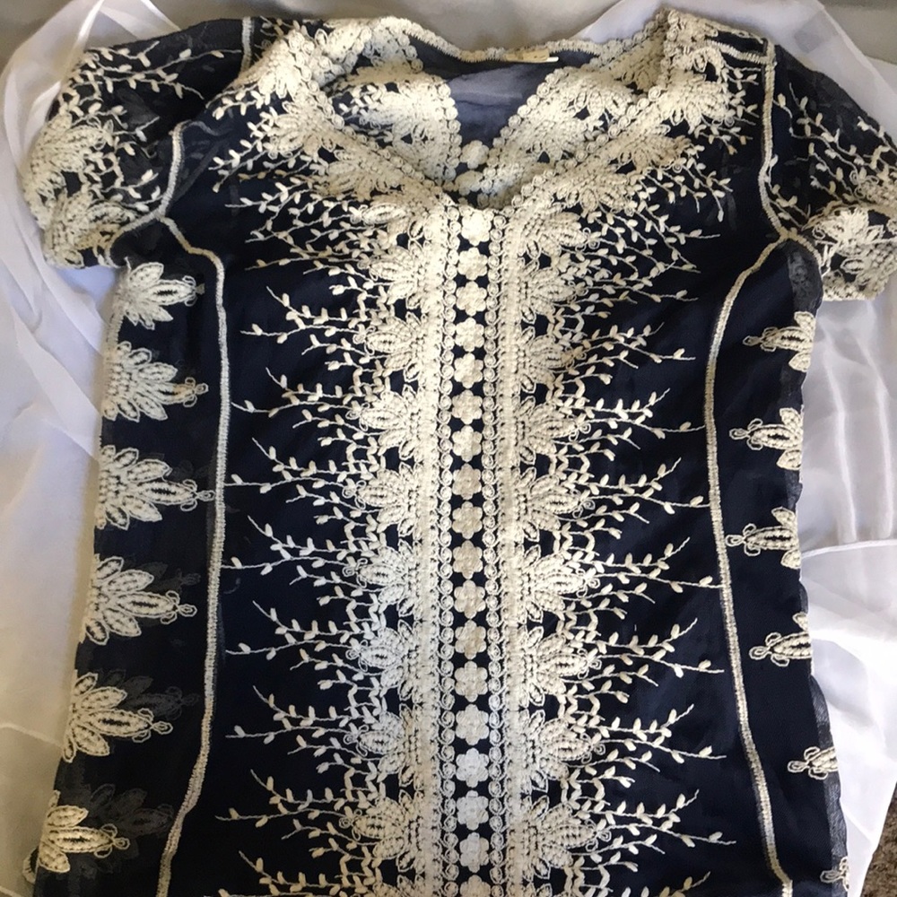 Blue and white top